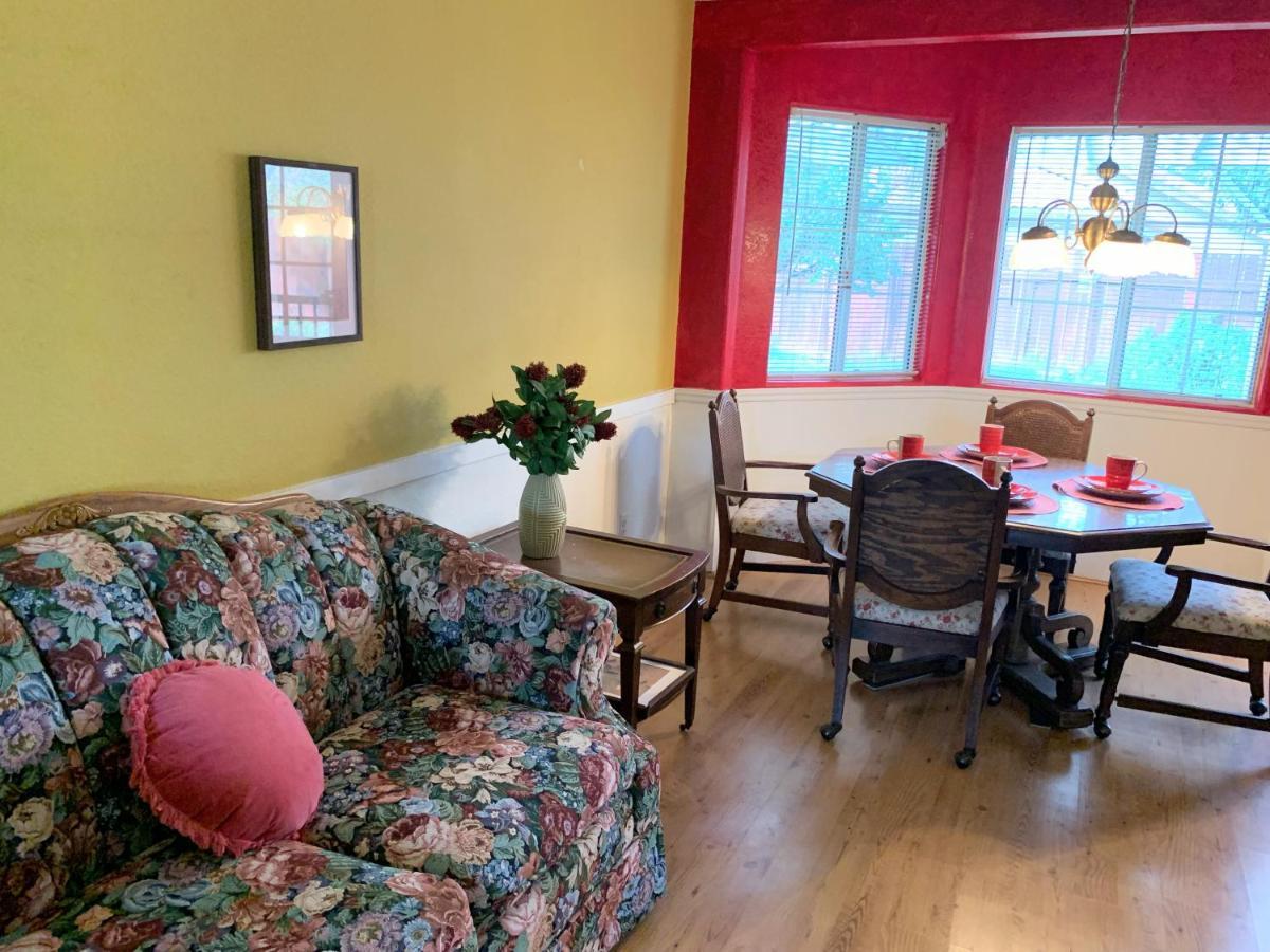 Festive Haven Room Hemet Εξωτερικό φωτογραφία