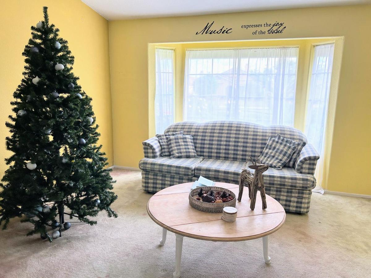 Festive Haven Room Hemet Εξωτερικό φωτογραφία