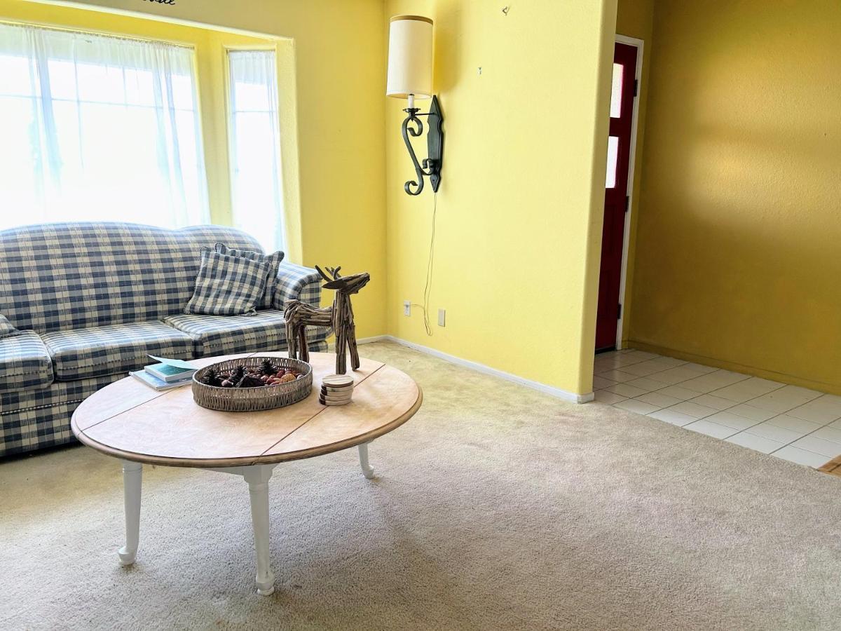 Festive Haven Room Hemet Εξωτερικό φωτογραφία