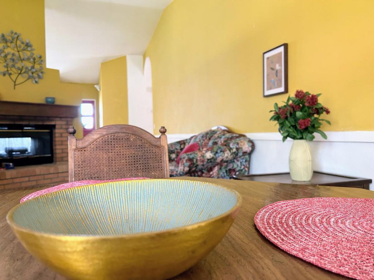 Festive Haven Room Hemet Εξωτερικό φωτογραφία