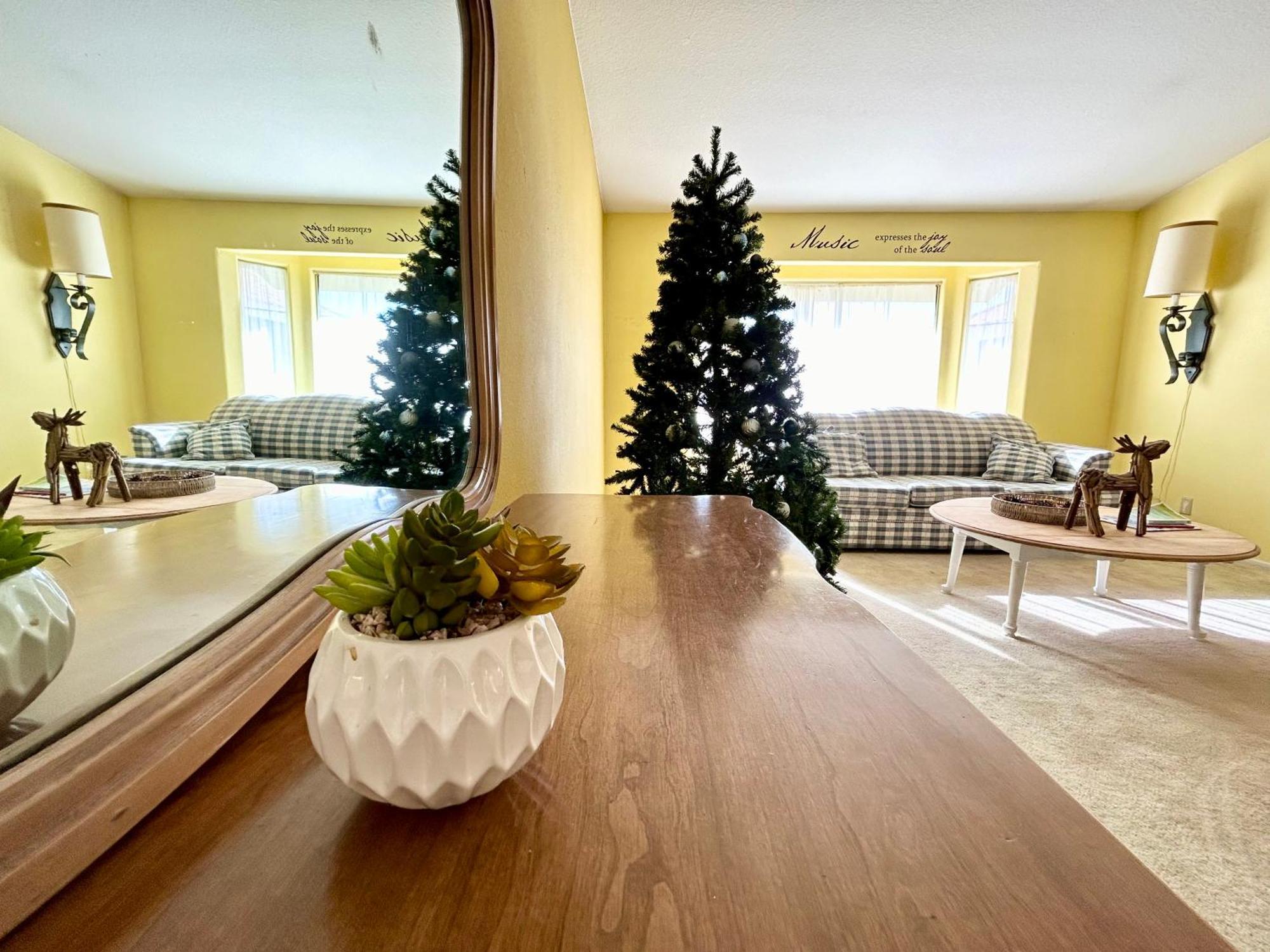 Festive Haven Room Hemet Εξωτερικό φωτογραφία